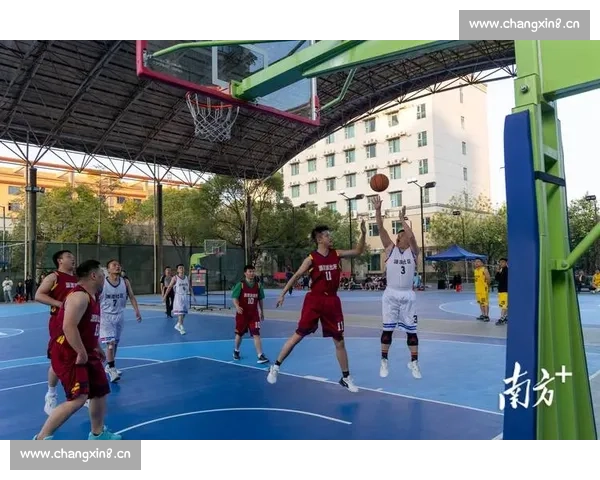 激战正酣 篮球赛场激情四溢 这场比赛将成为历史经典之作